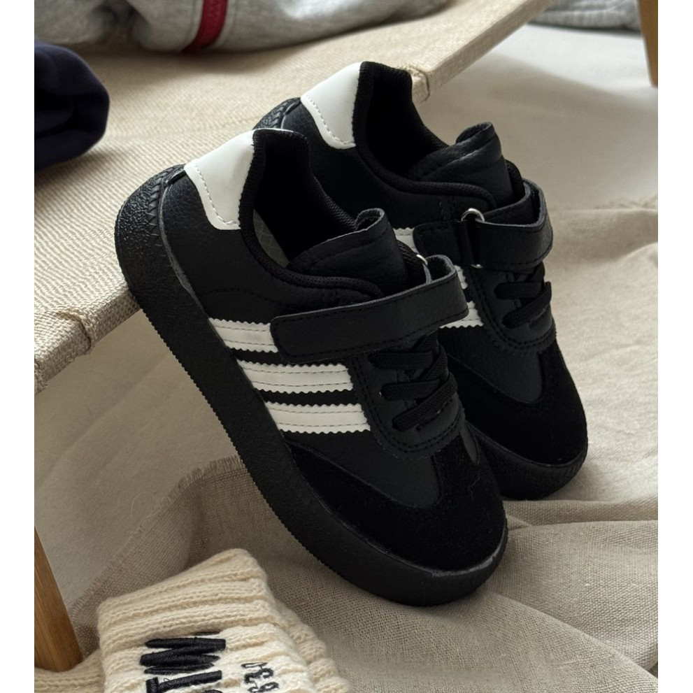 Дитячі спортивні кросівки Adic чорний