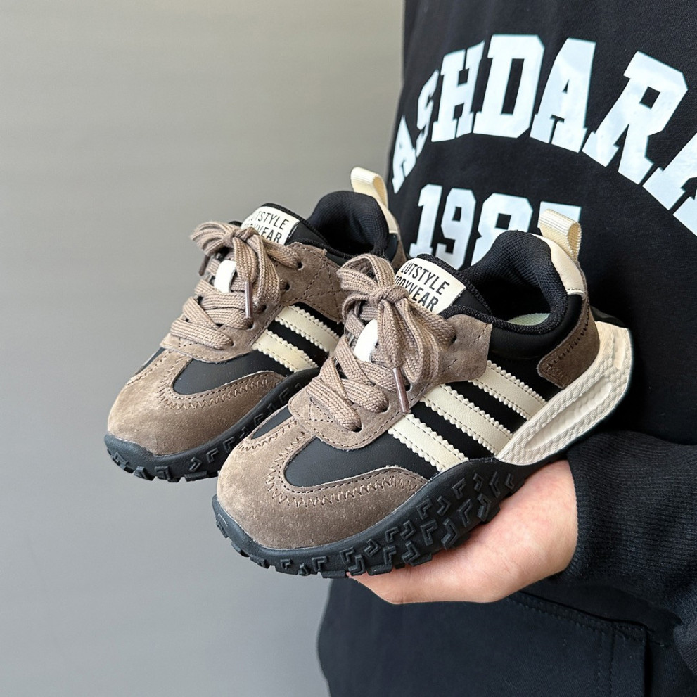 Купити дитячі кросівки Adic Style чорного кольору - стильні та зручні кросівки для хлопчиків та дівчаток Купити дитячі кросівки Adic Style чорного кольору - стильні та зручні кросівки для хлопчиків та дівчаток