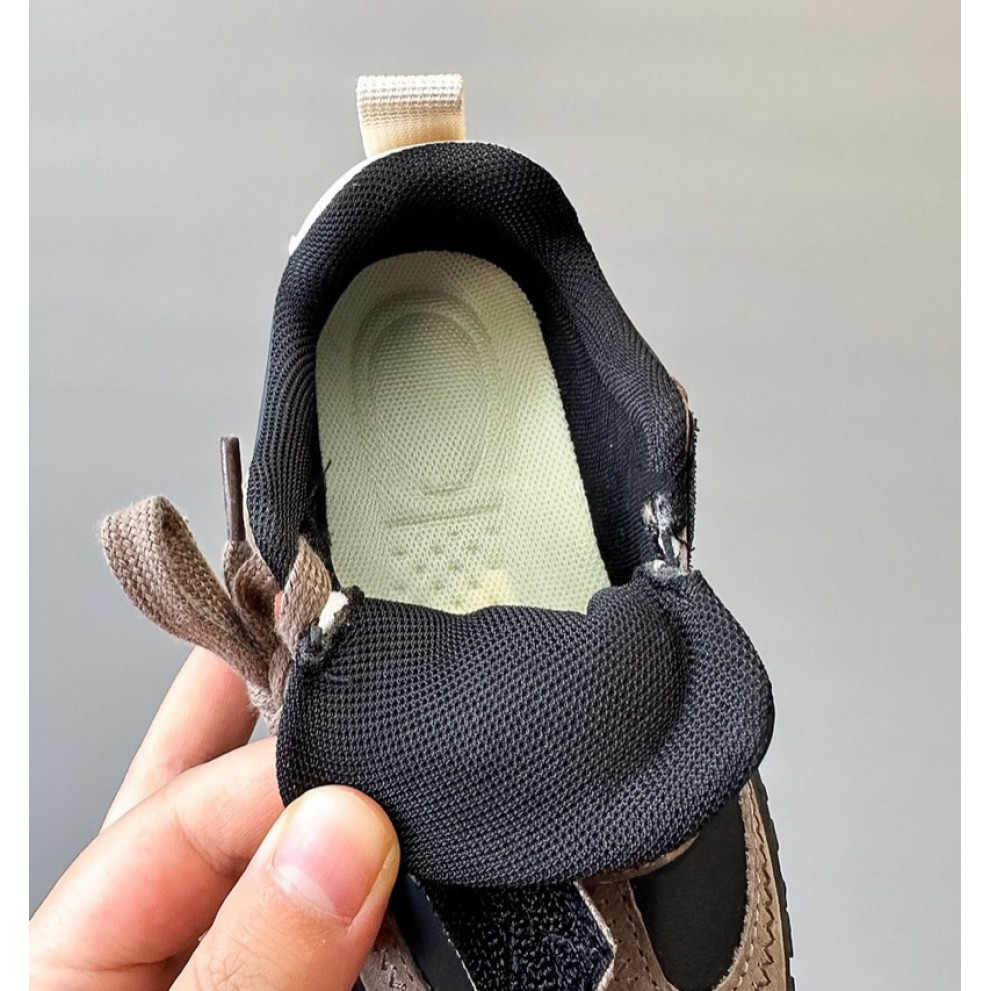 Купити дитячі кросівки Adic Style чорного кольору - стильні та зручні кросівки для хлопчиків та дівчаток Купити дитячі кросівки Adic Style чорного кольору - стильні та зручні кросівки для хлопчиків та дівчаток