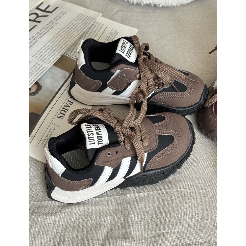 Купити дитячі кросівки Adic Style чорного кольору - стильні та зручні кросівки для хлопчиків та дівчаток