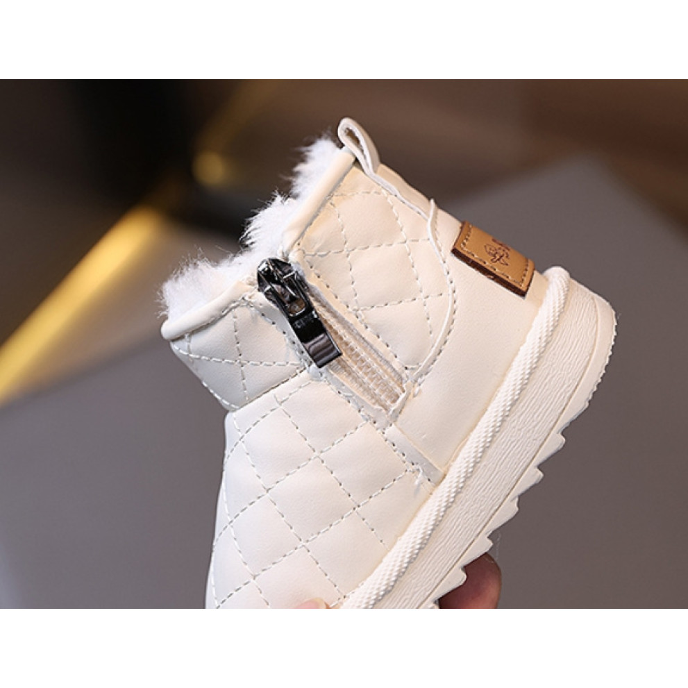 Дитячі зимові черевики BX.Duck білого кольору - комфорт і тепло для маленьких ніжок Дитячі зимові черевики BX.Duck білого кольору - комфорт і тепло для маленьких ніжок