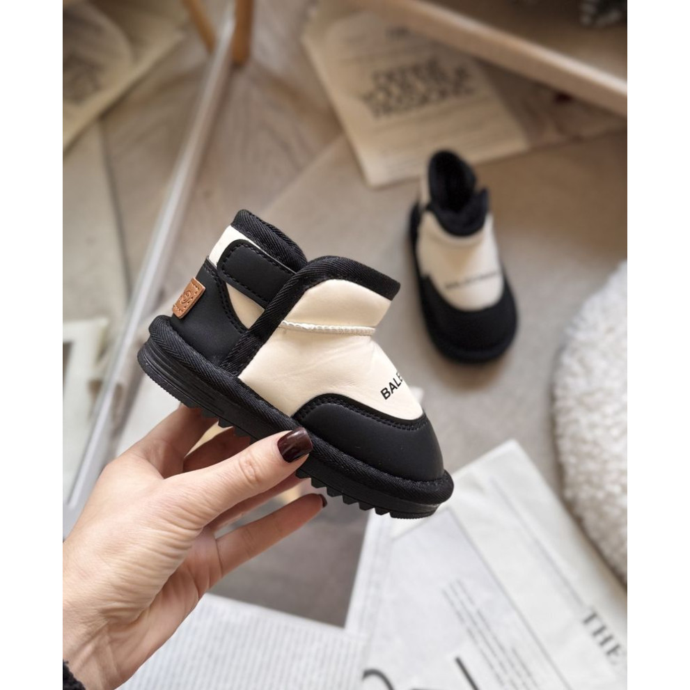 Черевички зимові дитячі з хутром Balencniaga білий