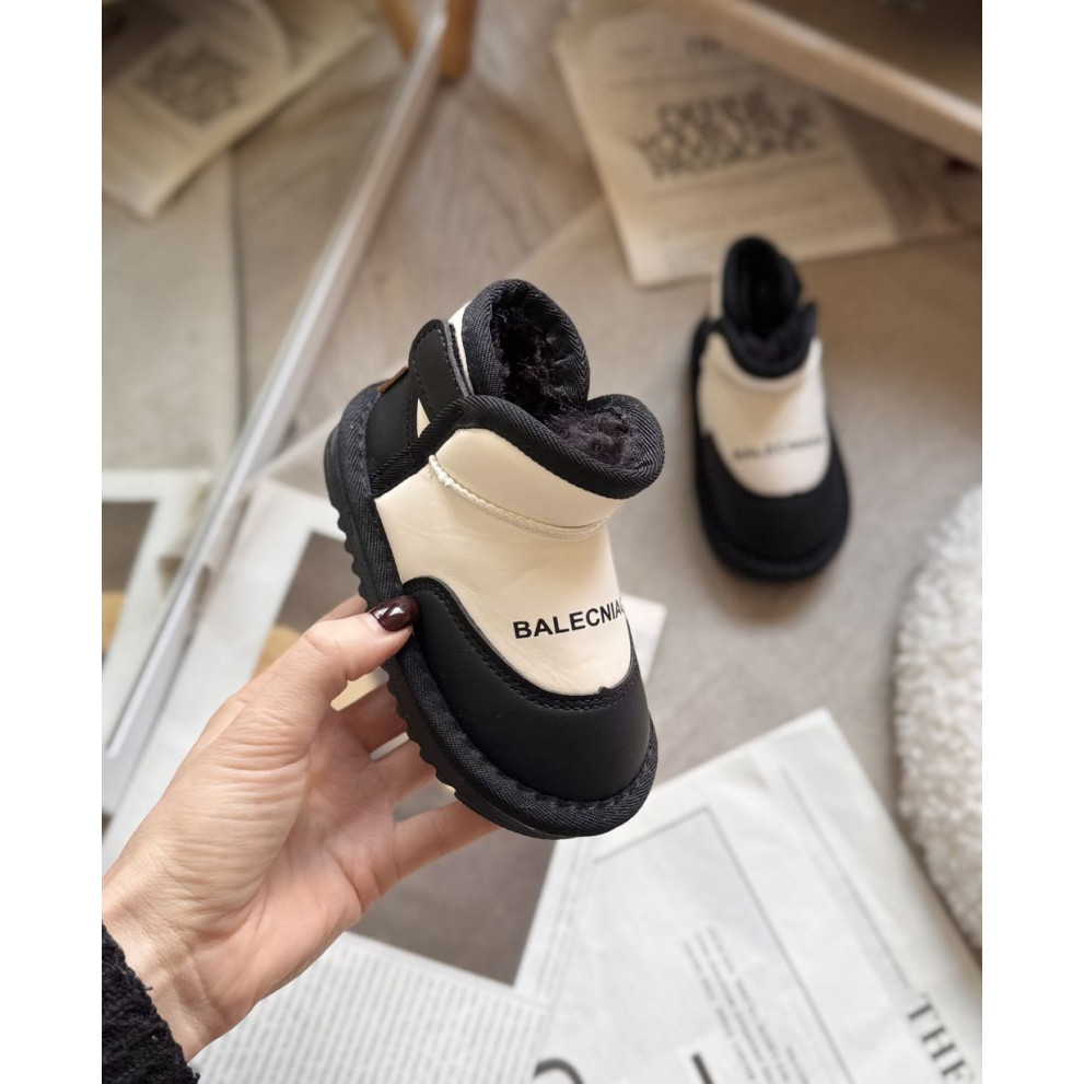 Черевички зимові дитячі з хутром Balencniaga білий