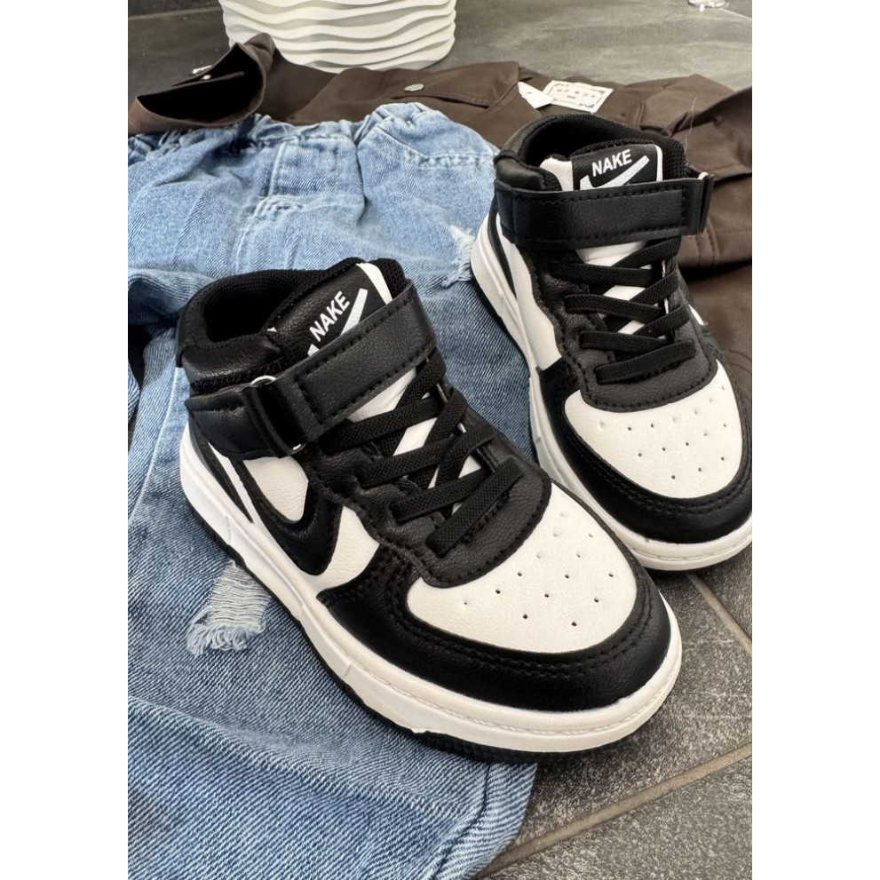 Дитячі хайтопи Air біло-чорного кольору - високі спортивні кросівки для дітей