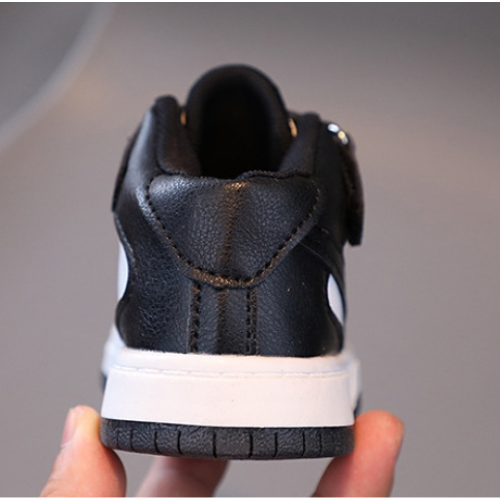 Дитячі хайтопи Air біло-чорного кольору - високі спортивні кросівки для дітей