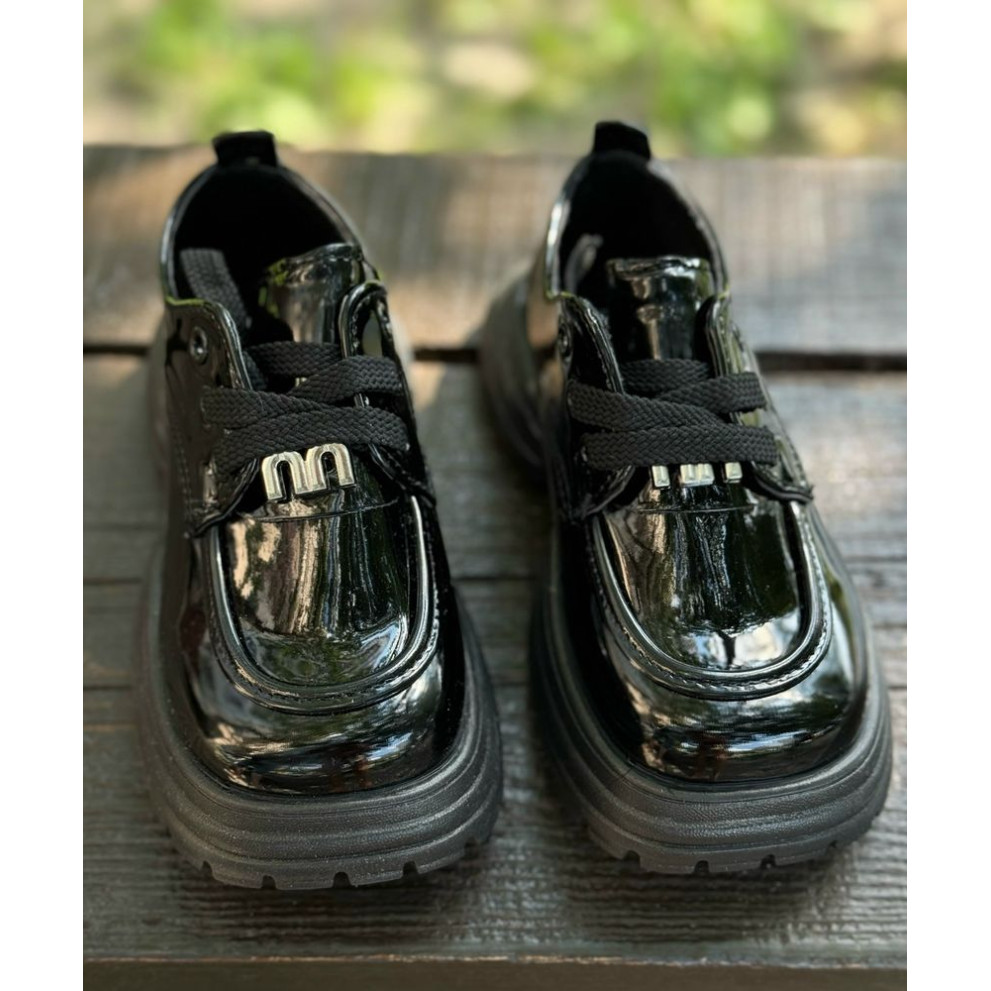 Стильні лофери лаковані для дівчинки колір чорний 10907