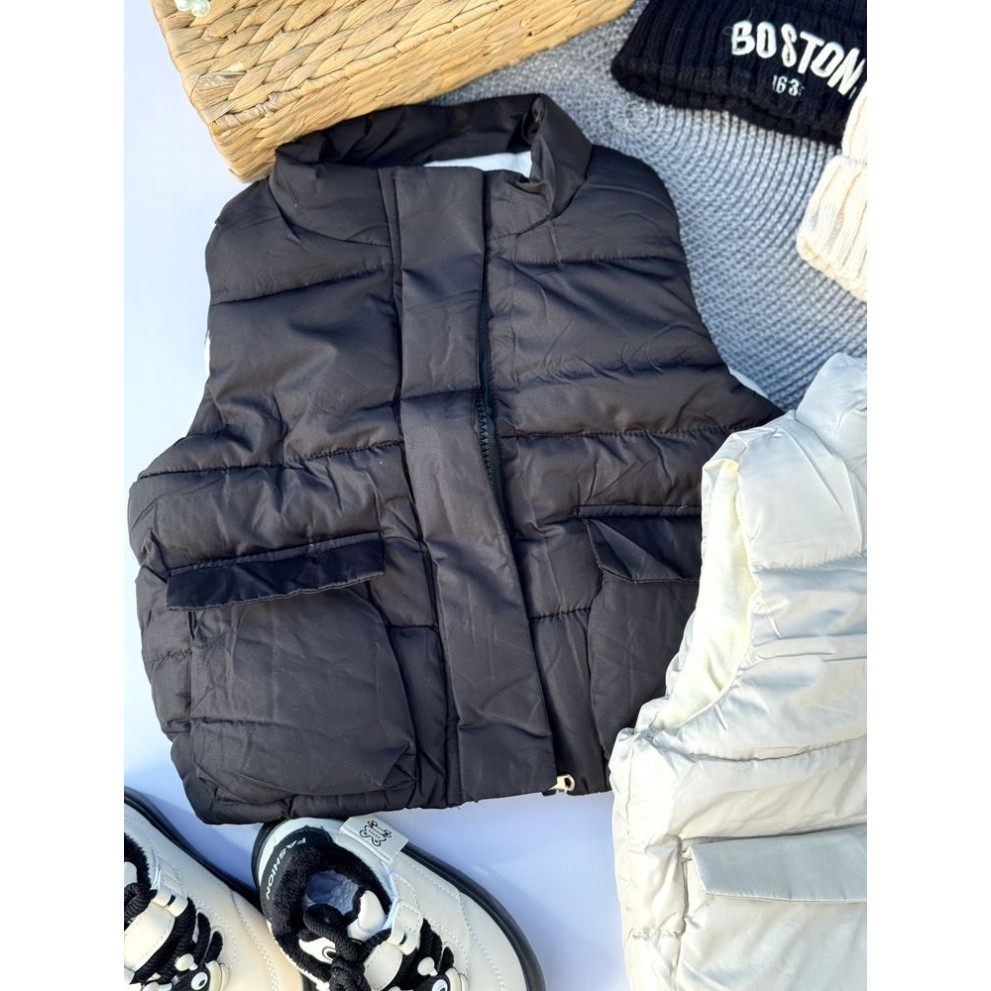 Жилетка демісезонна колір чорний 10924