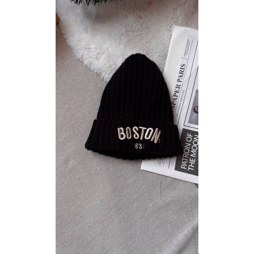 Шапка на весну Boston колір чорний 10696