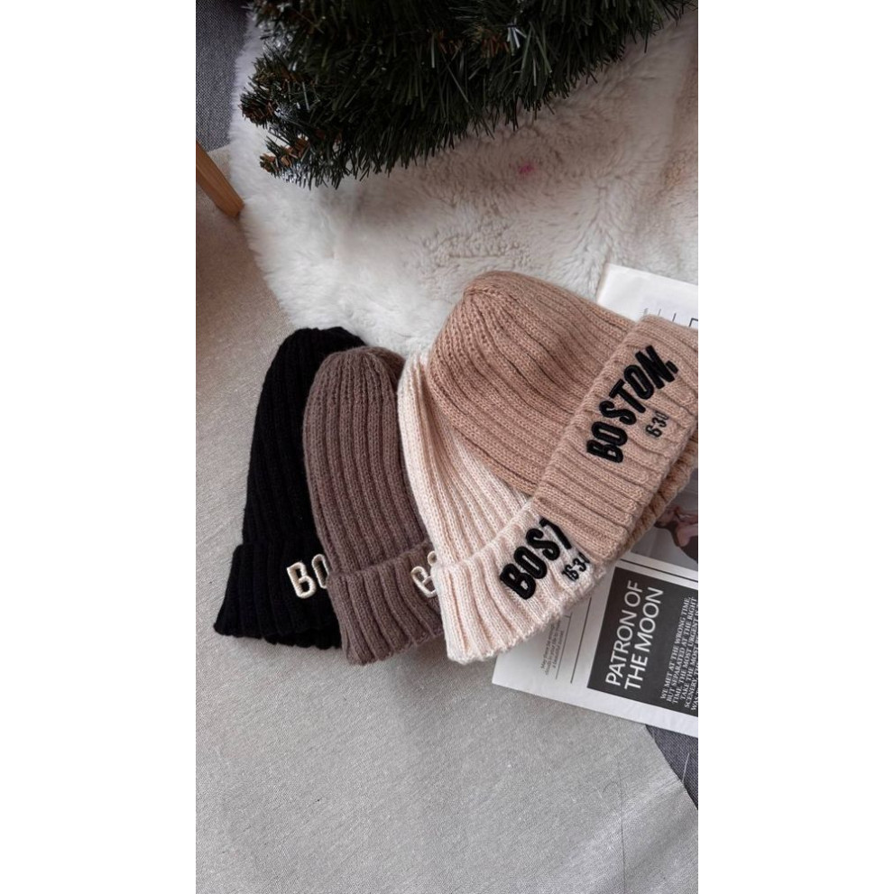 Шапка на весну Boston колір чорний 10696