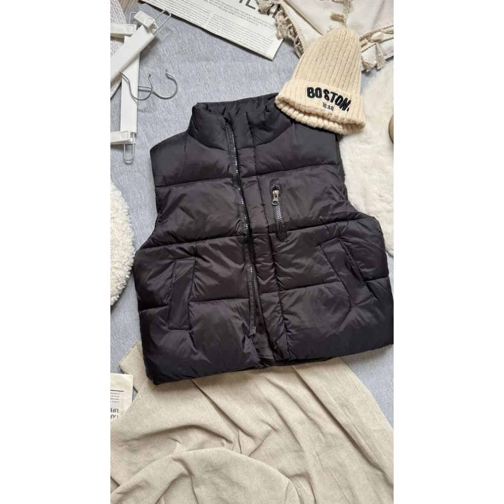 Демісезонна жилетка колір чорний 10722