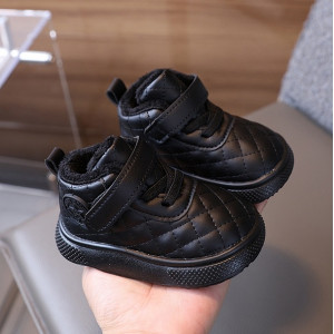 Дитячі черевики колір чорний 10956