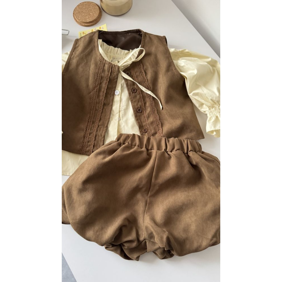 Комплект для дівчинки з шортиками колір коричневий 10991