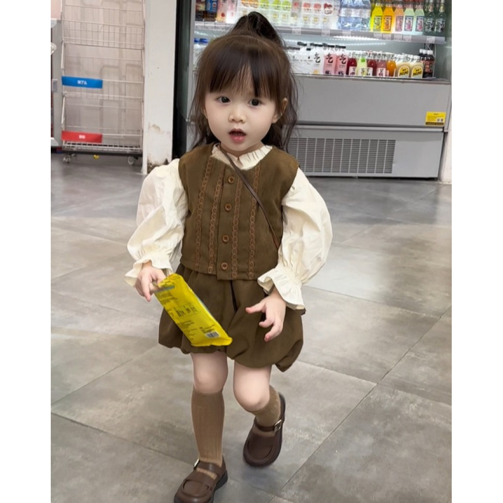 Комплект для дівчинки з шортиками колір коричневий 10991