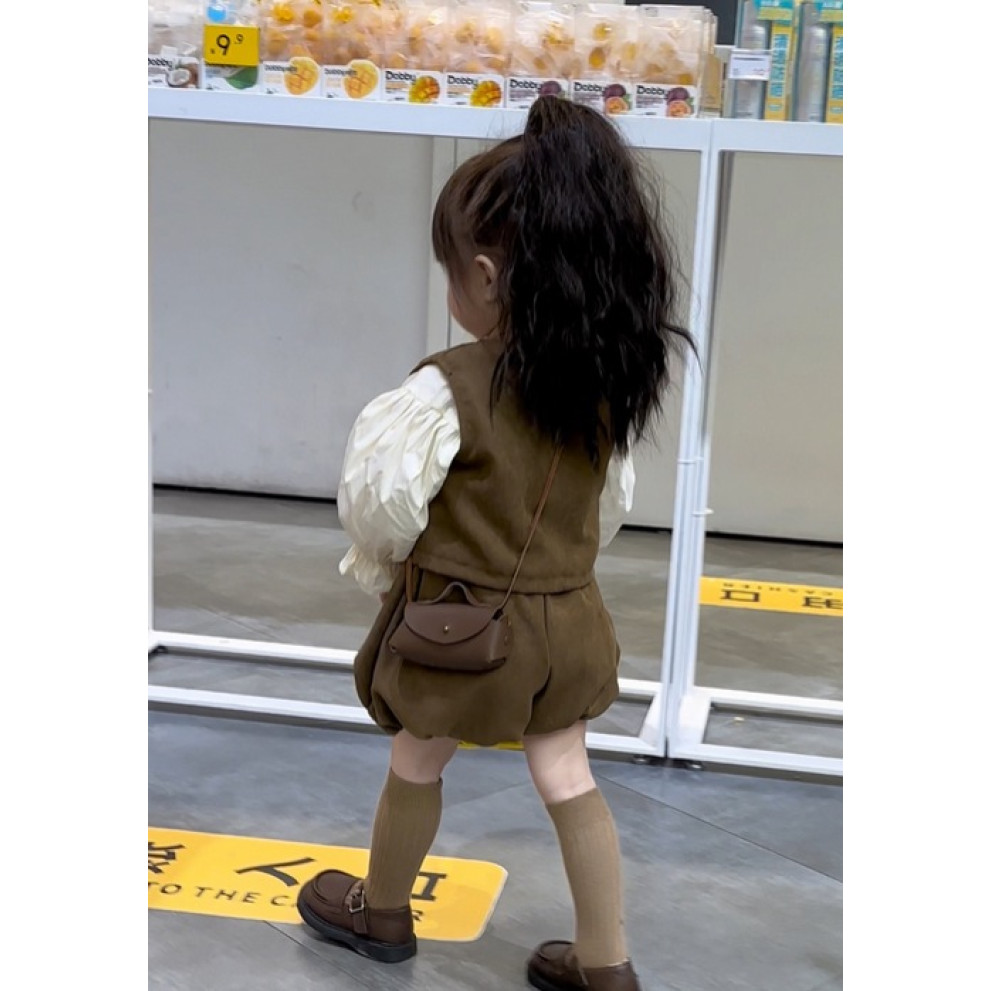 Комплект для дівчинки з шортиками колір коричневий 10991