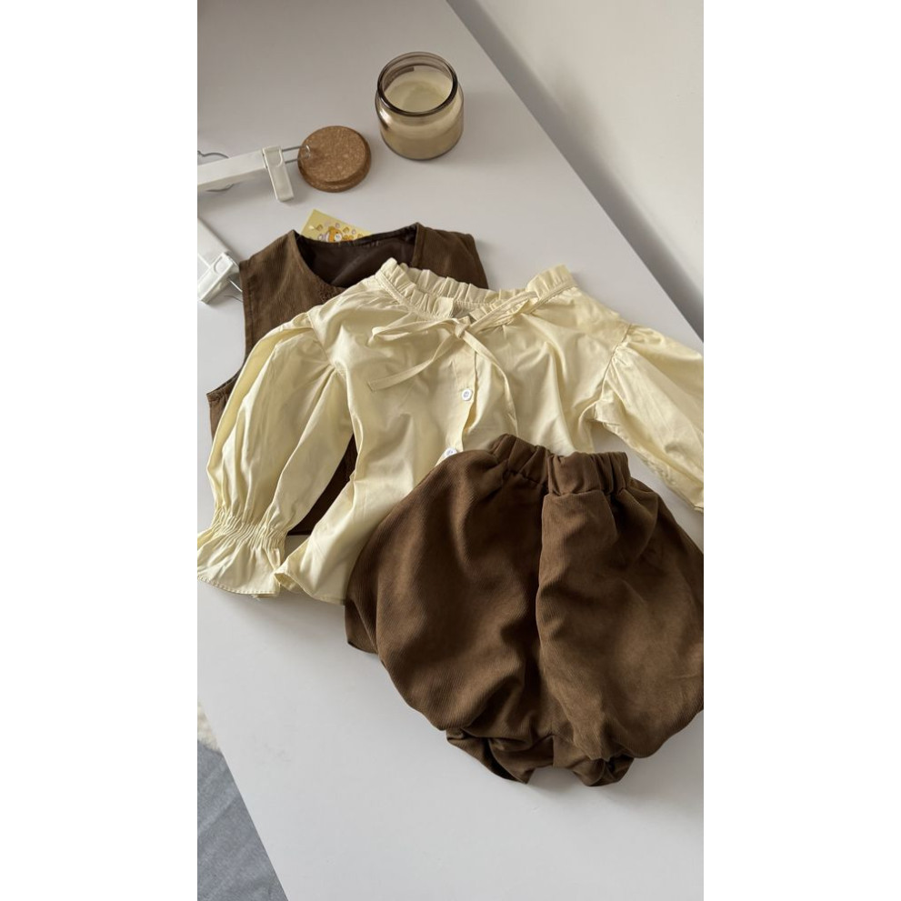 Комплект для дівчинки з шортиками колір коричневий 10991