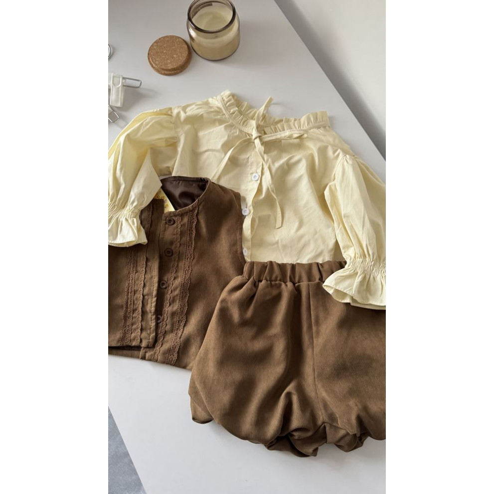 Комплект для дівчинки з шортиками колір коричневий 10991
