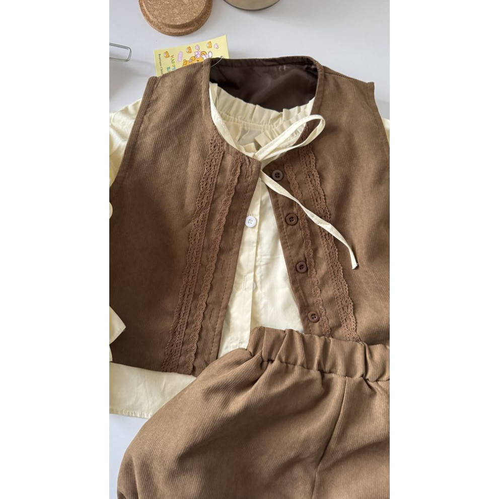 Комплект для дівчинки з шортиками колір коричневий 10991