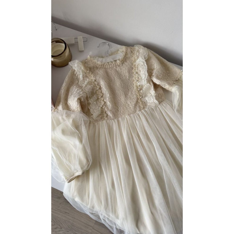 Ніжна сукня для дівчинки колір молочний 10995