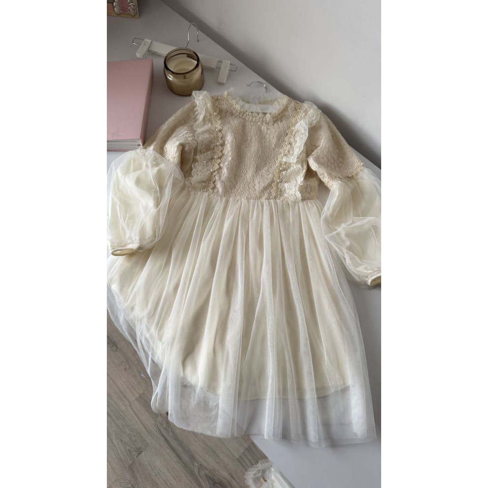 Ніжна сукня для дівчинки колір молочний 10995