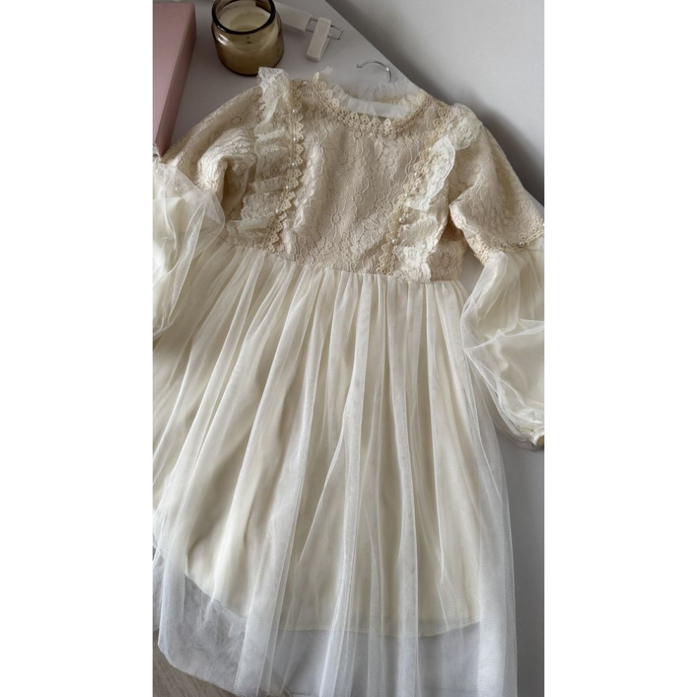 Ніжна сукня для дівчинки колір молочний 10995