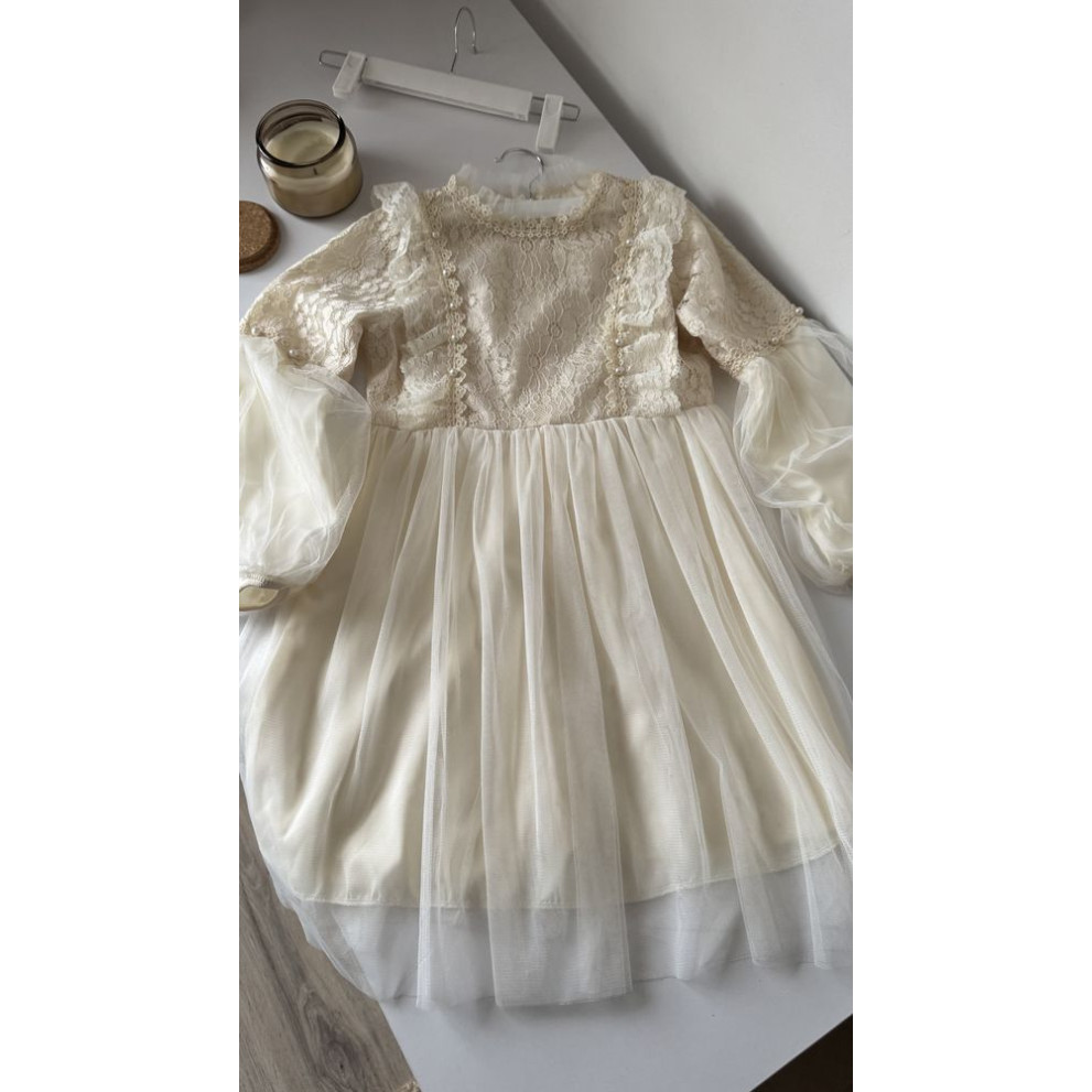 Ніжна сукня для дівчинки колір молочний 10995