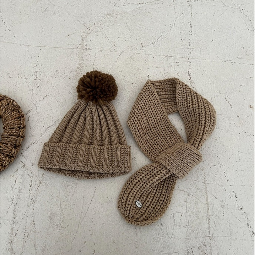 Шапка і шарфик комплект на весну колір беж 11004