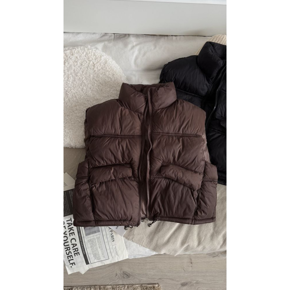 Стильна тепла жилетка колір шоколад 11025