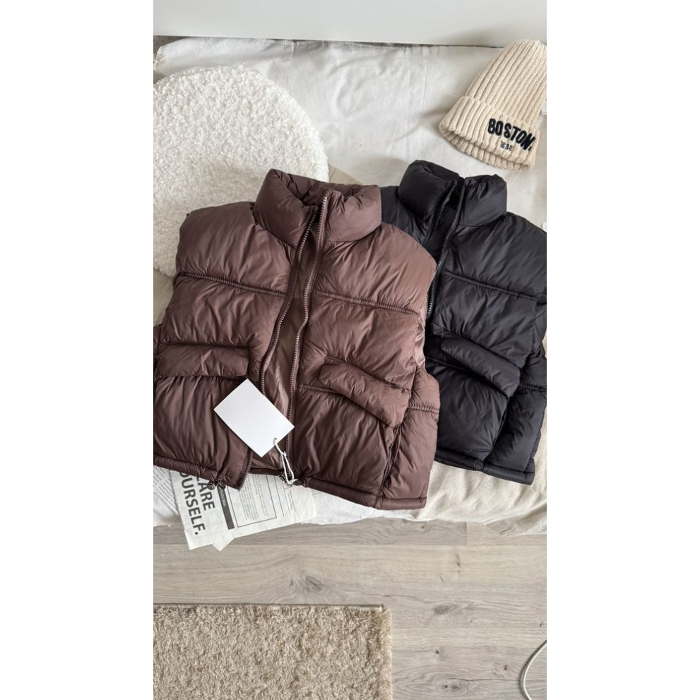 Стильна тепла жилетка колір шоколад 11025