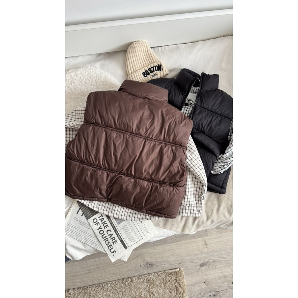 Стильна тепла жилетка колір шоколад 11025