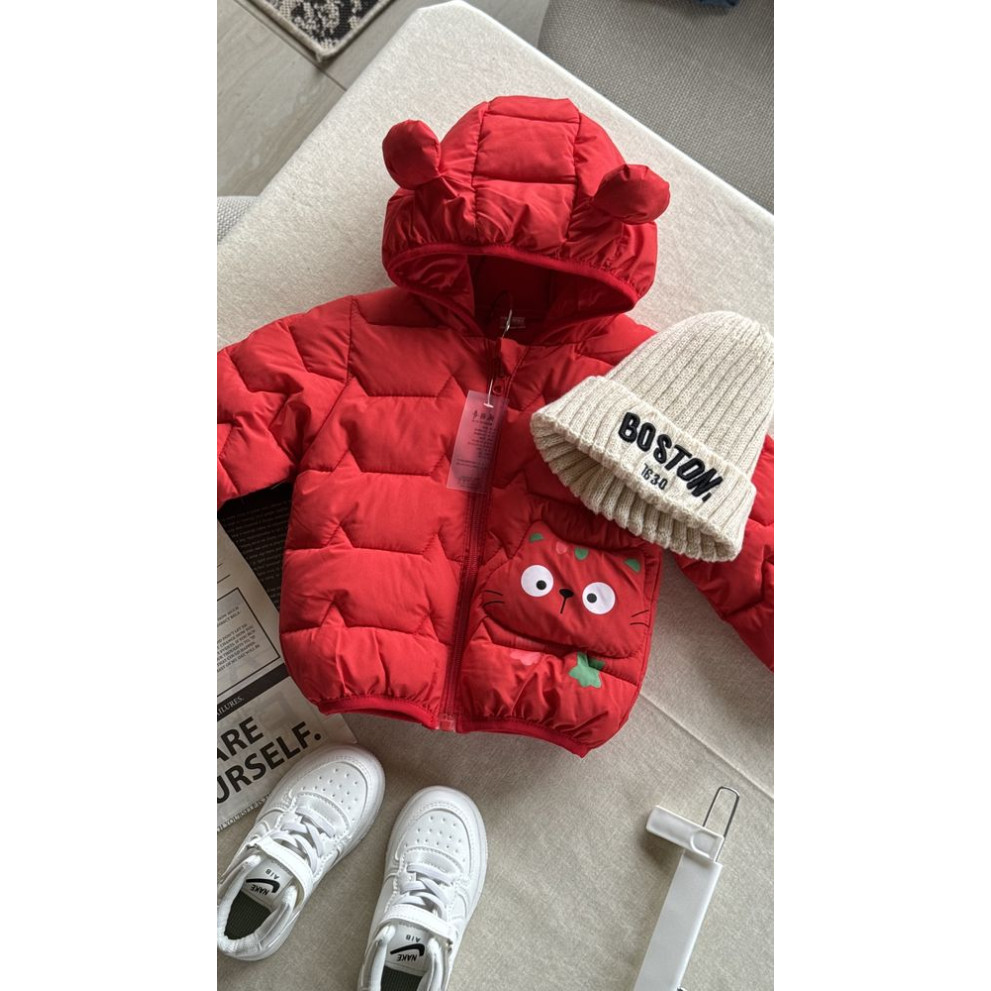 Демісезонна курточка з котиком колір червоний 11036