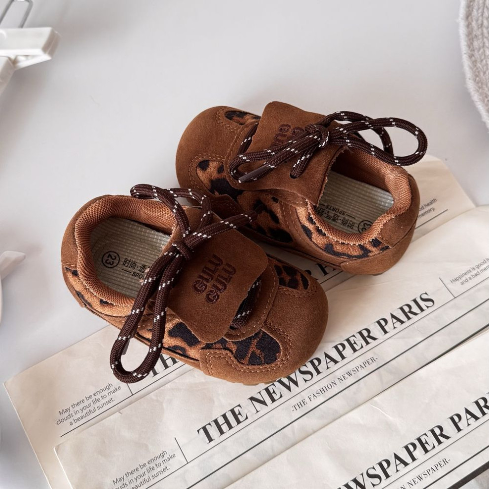 Кросівки для дівчинки з штучної замші колір коричневий 11050