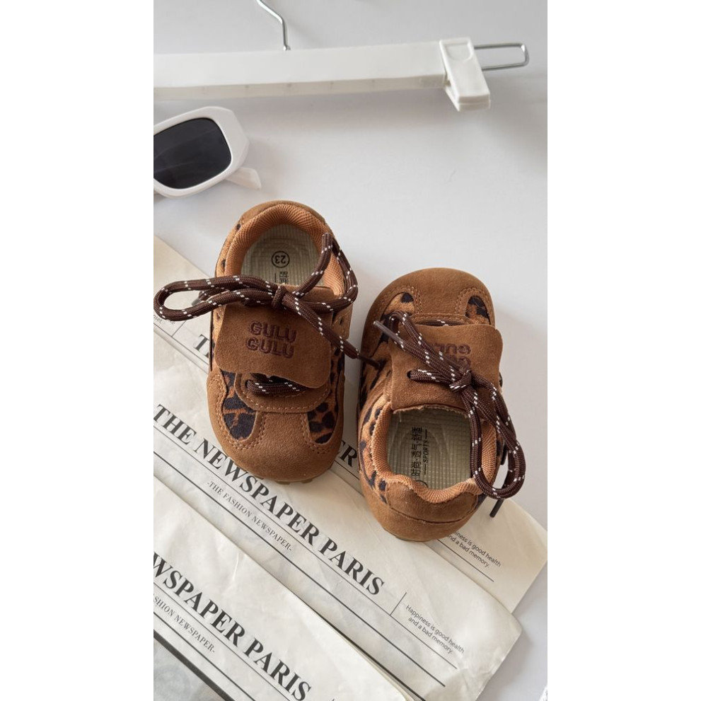 Кросівки для дівчинки з штучної замші колір коричневий 11050