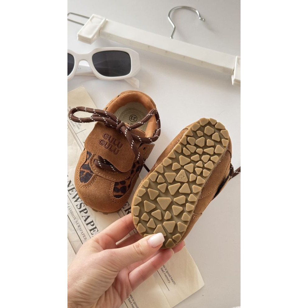 Кросівки для дівчинки з штучної замші колір коричневий 11050