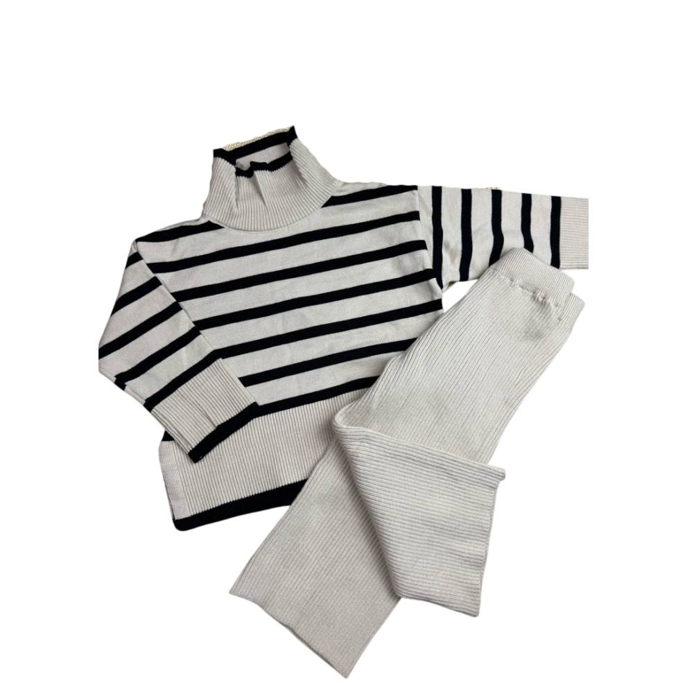 Стильний костюмчик для дівчинки в'язаний 10644 Стильний костюмчик для дівчинки в'язаний 10644