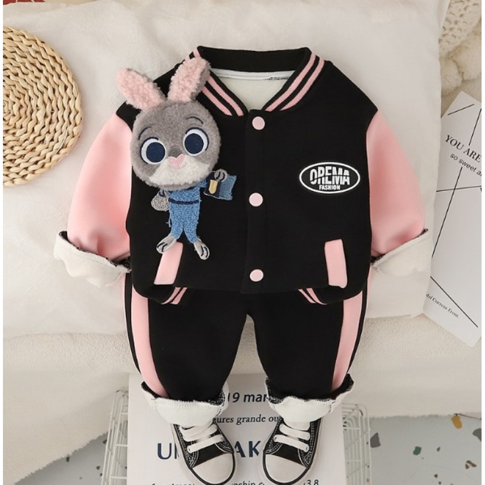 Утеплений костюм з зайчиком для дівчинки чорний 10659