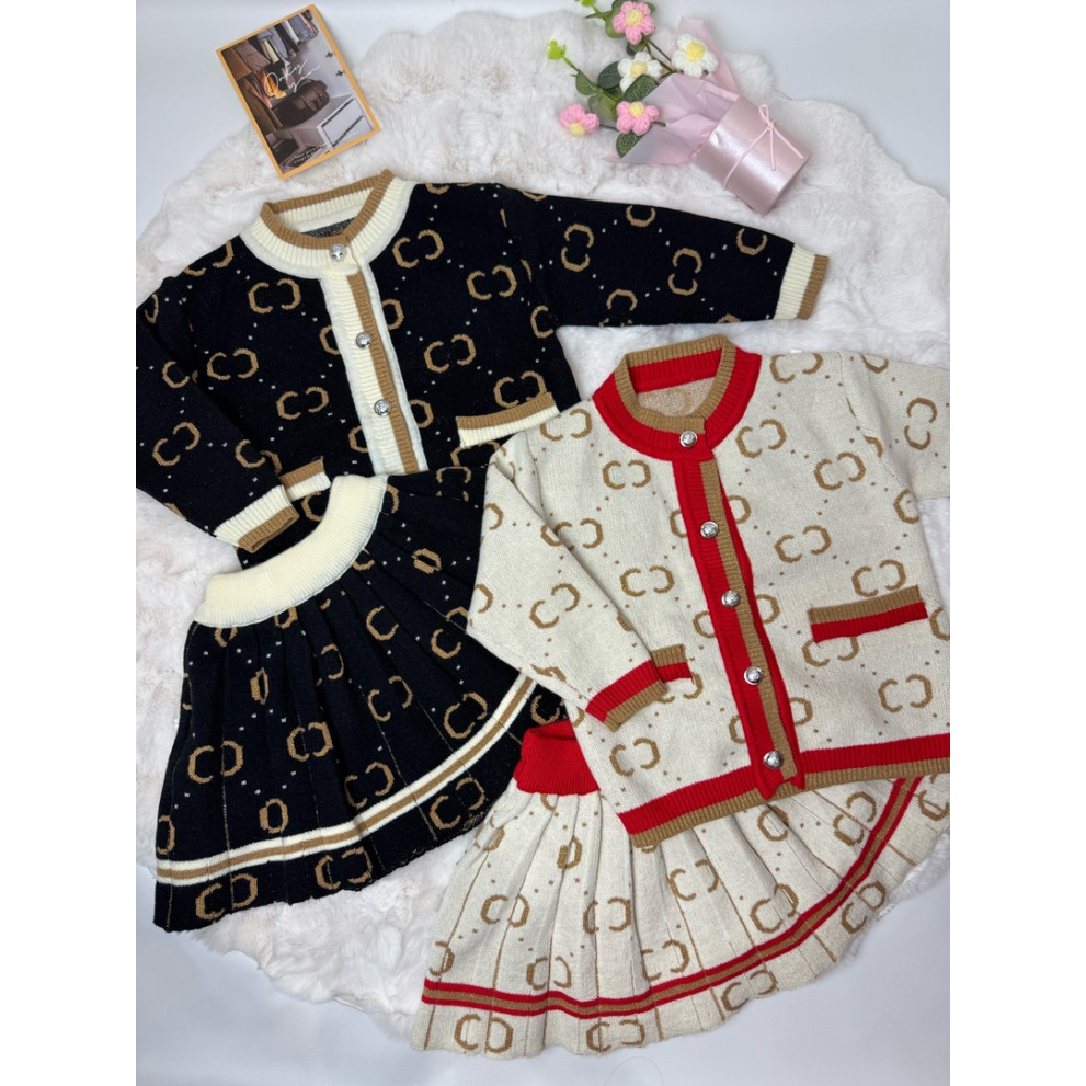 Стильний в'язаний комплект для дівчинки зі спідничкою 10673