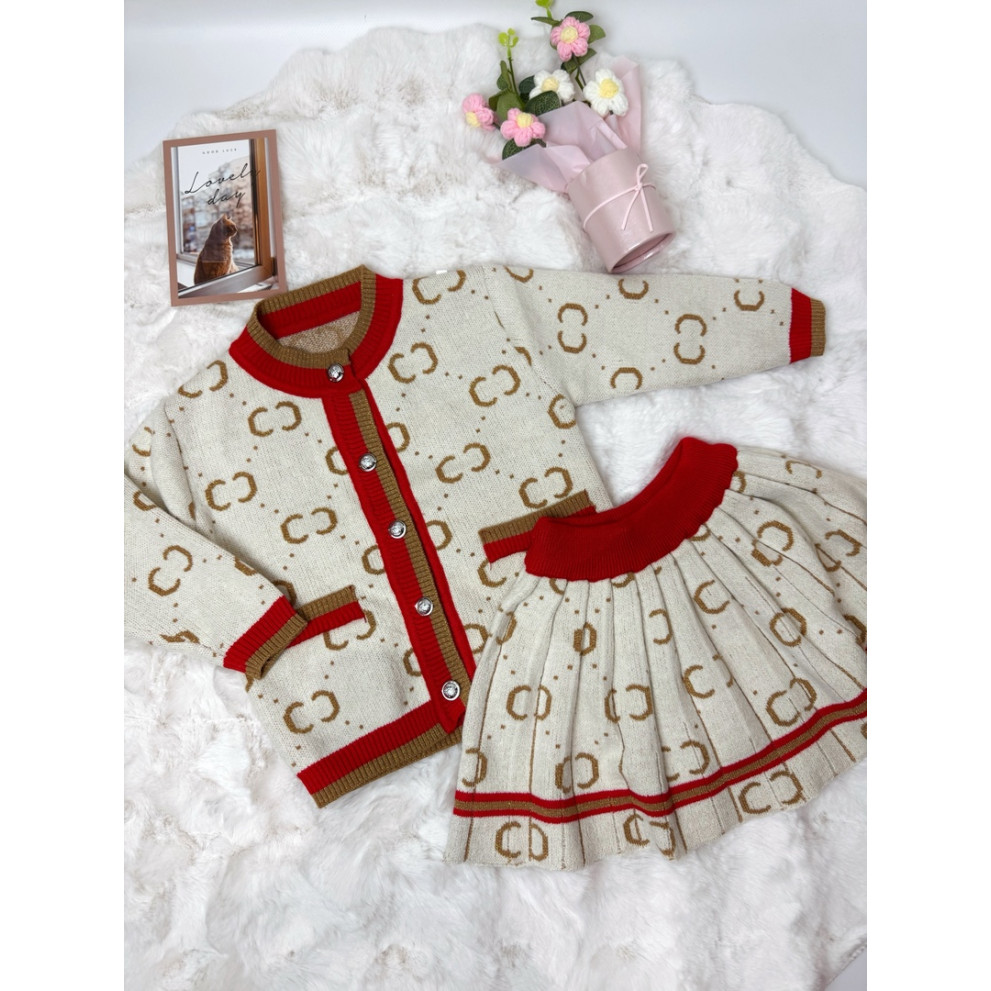 Стильний в'язаний комплект для дівчинки зі спідничкою 10673