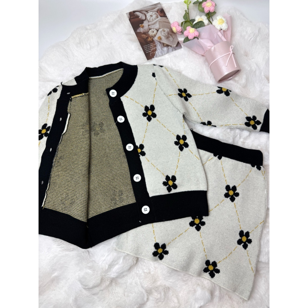 Комплект для дівчинки зі спідничкою в'язаний 10680