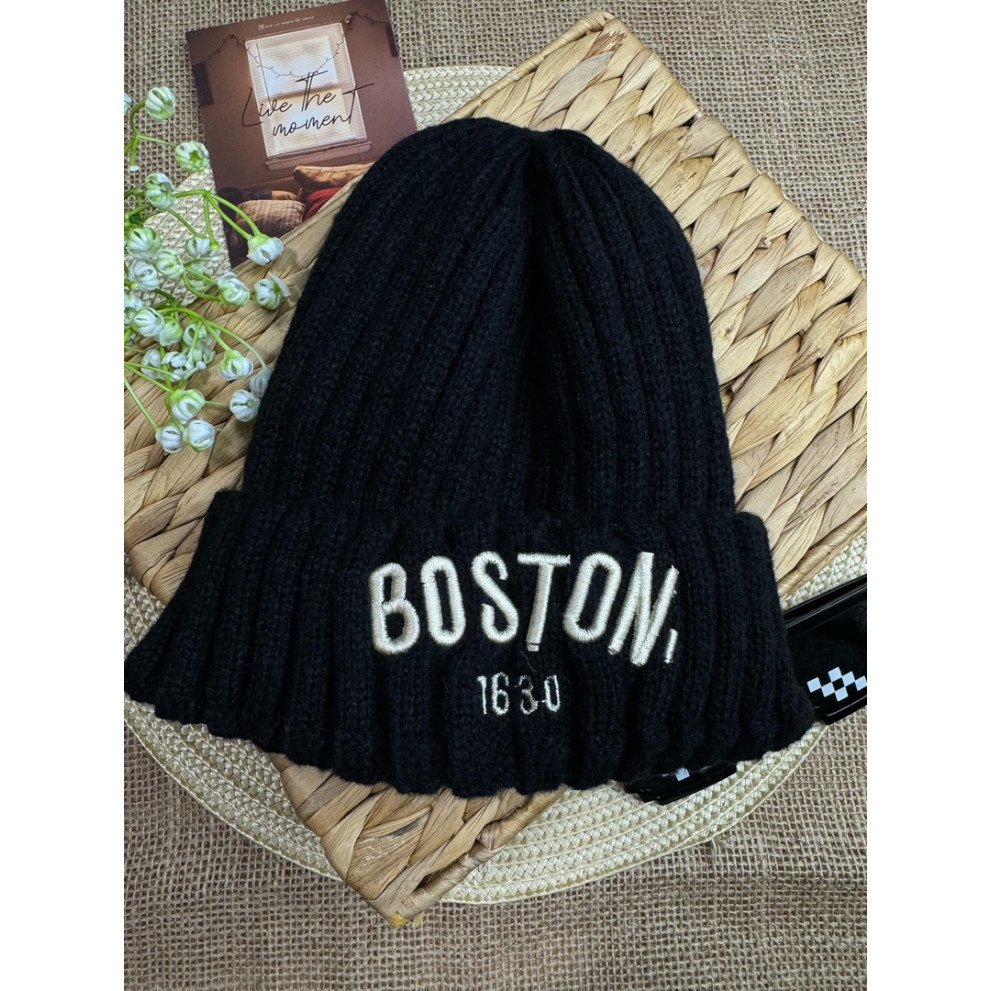 Шапка на весну Boston колір чорний 10696