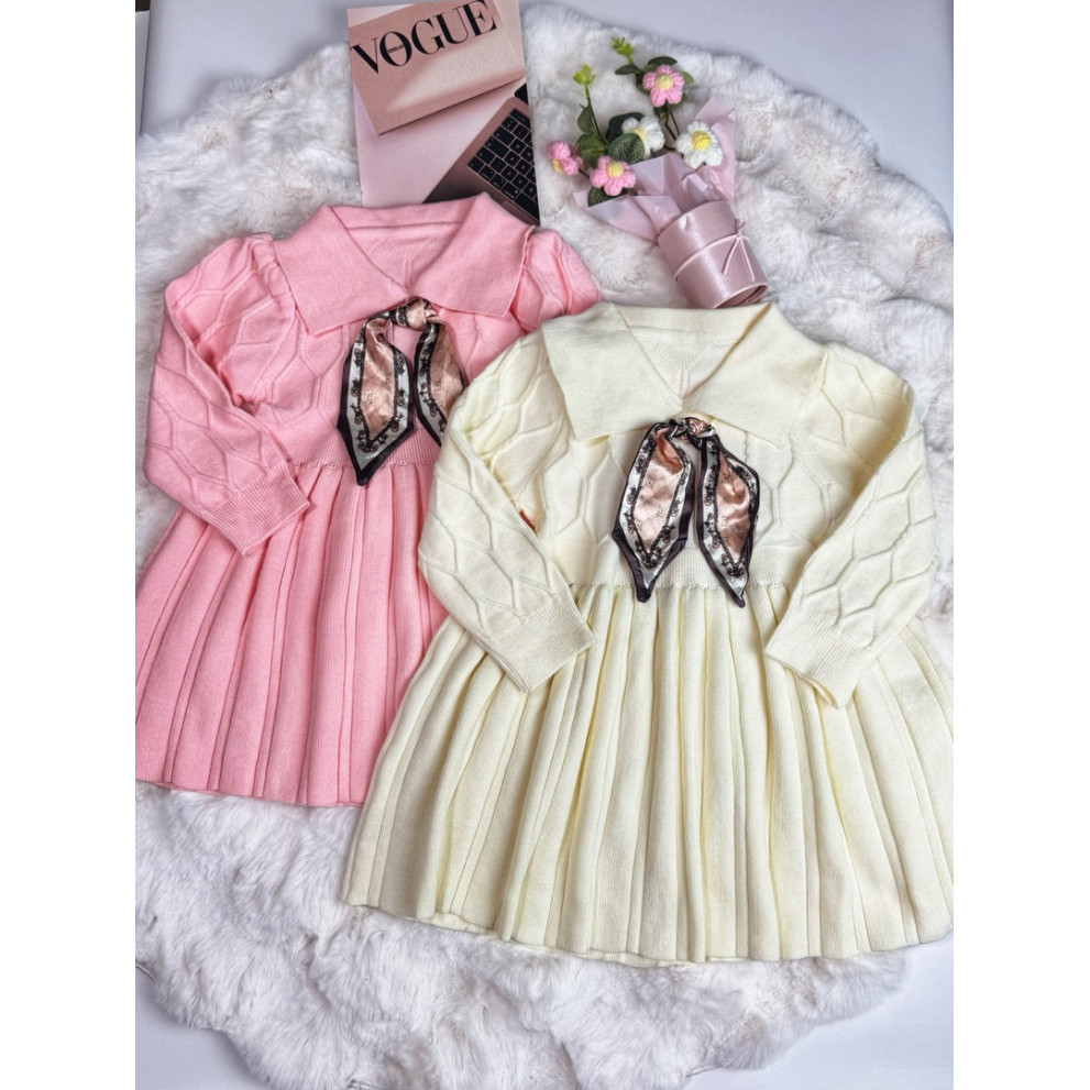 Сукня для дівчинки в'язана 10710