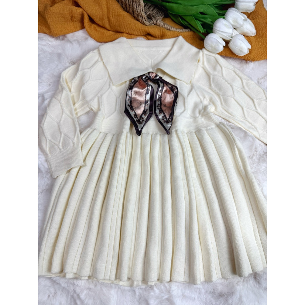 Сукня для дівчинки в'язана 10710