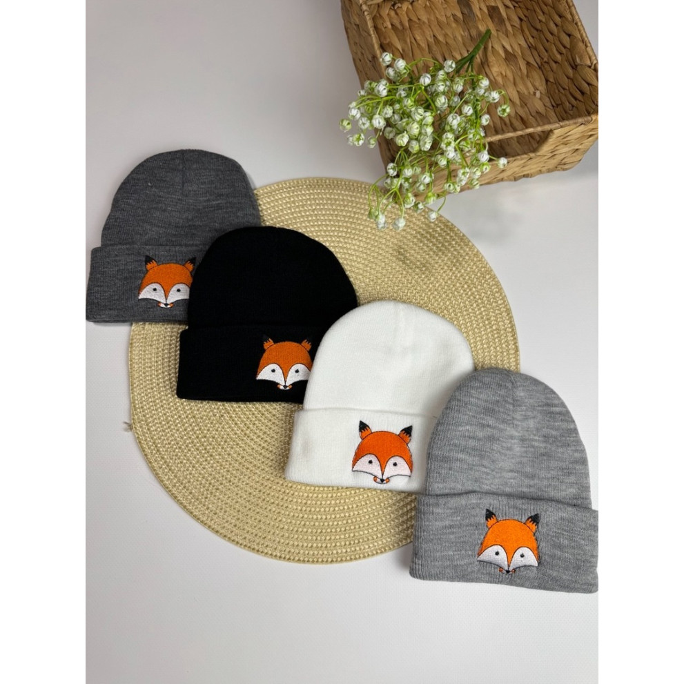 Шапка демісезонна з лисичкою колір білий 10721 Шапка демісезонна з лисичкою колір білий 10721