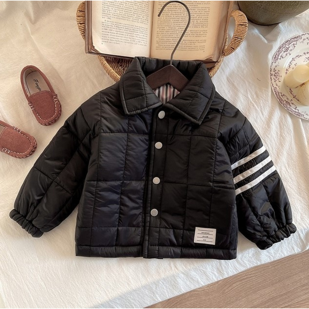 Стильний бомбер для хлопчика колір чорний 10747