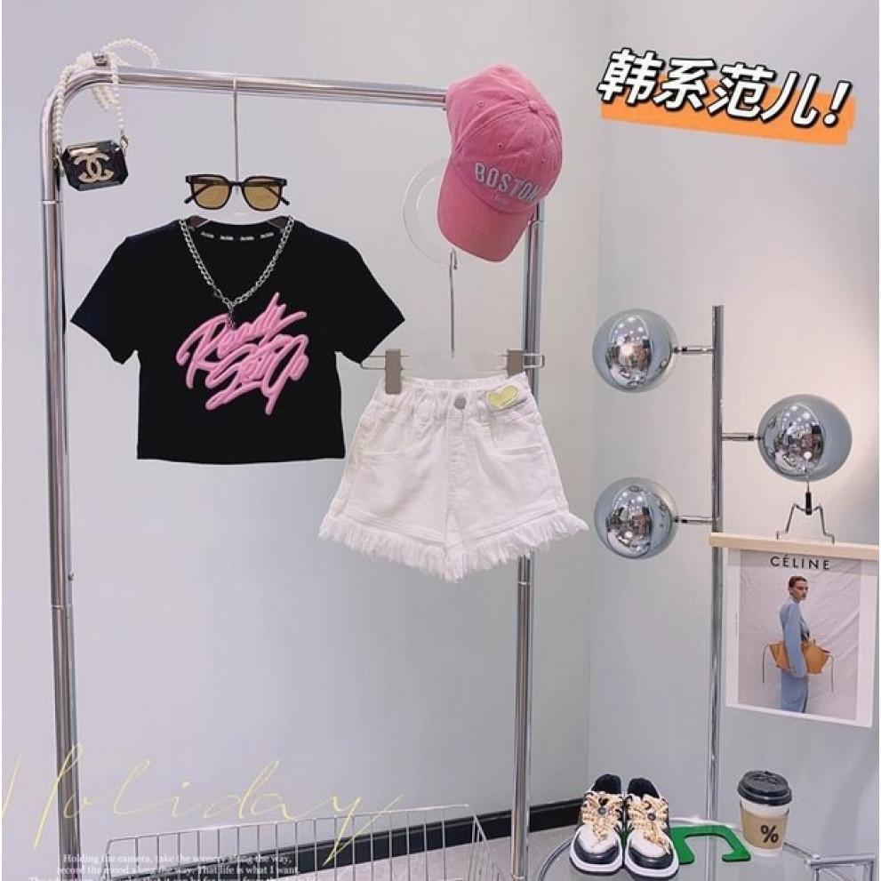 Костюм для дівчинки на літо стильний чорна футболка і білі шорти 10795