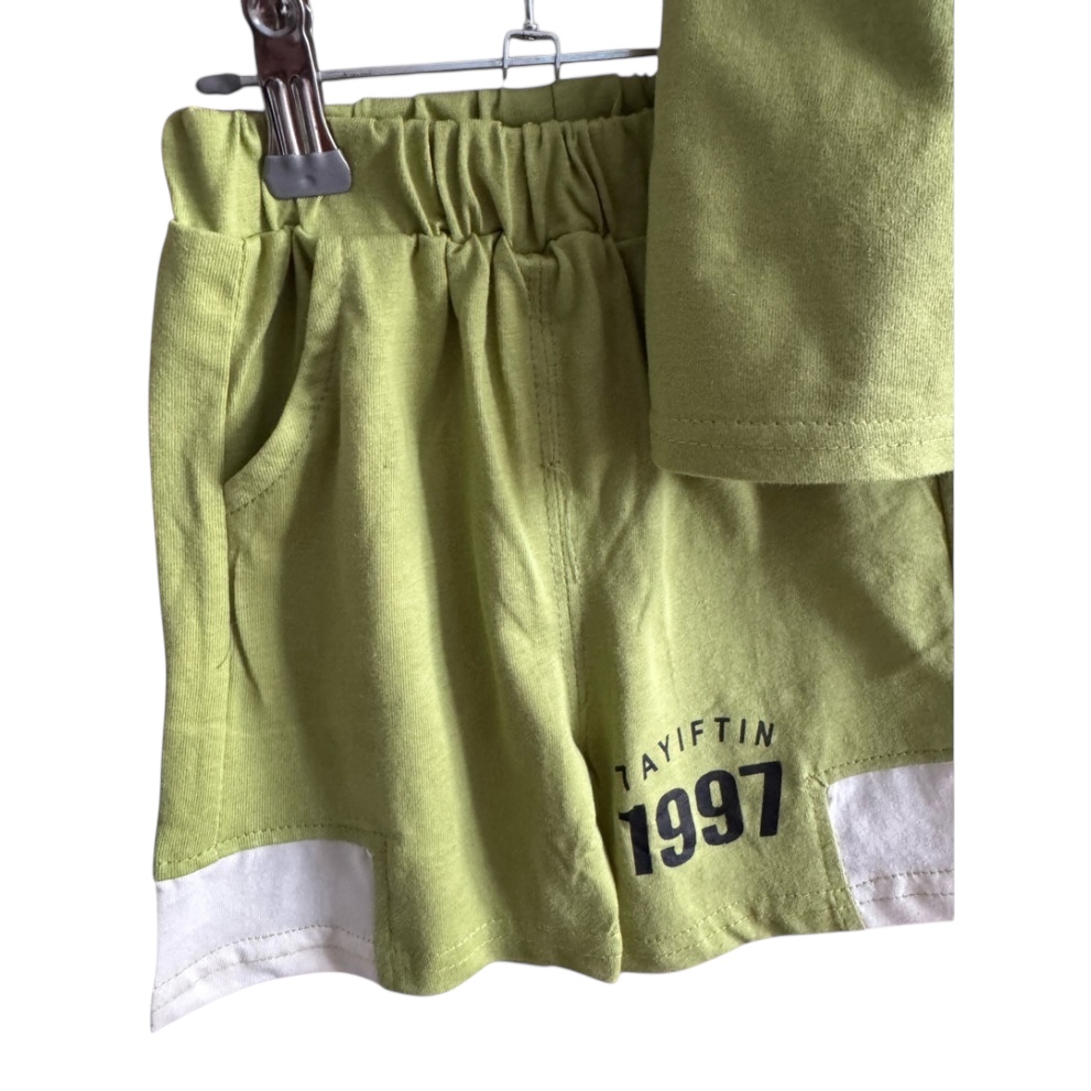 Костюм на літо Wolee хлопчику колір зелений 10821 Костюм на літо Wolee хлопчику колір зелений 10821