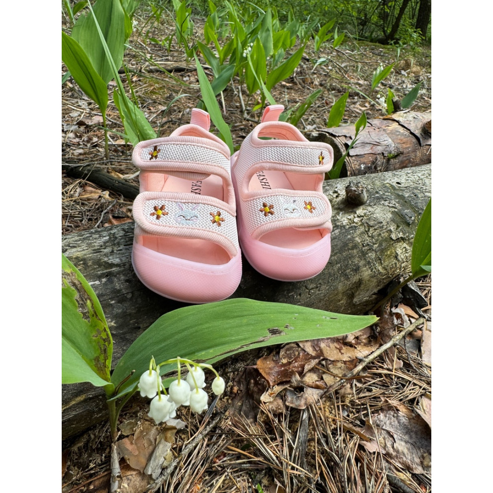 Босоніжки для дівчинки з зайчиком колір рожевий 10825