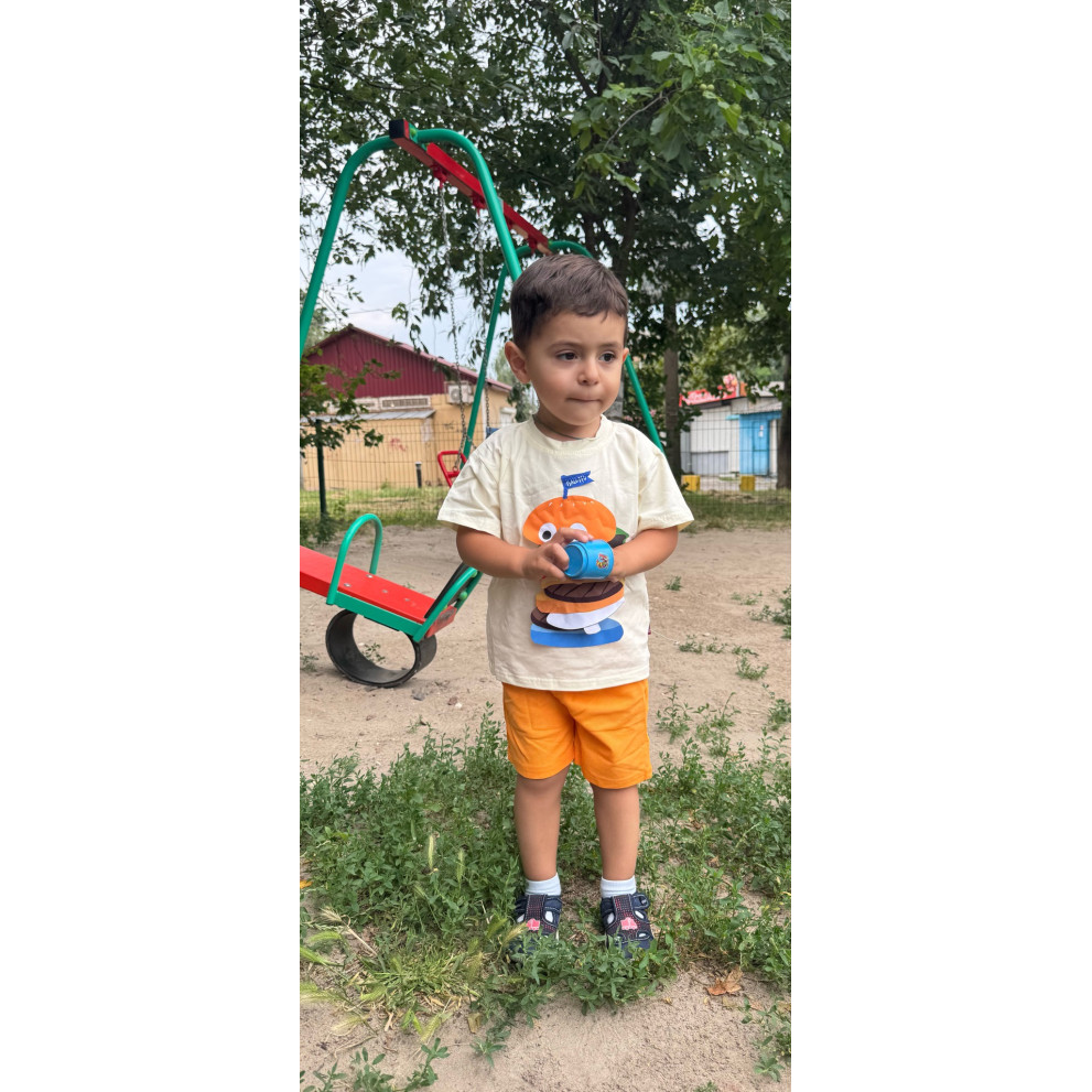 Костюм хлопчику Бургер на літо світла футболка 10828 Костюм хлопчику Бургер на літо світла футболка 10828