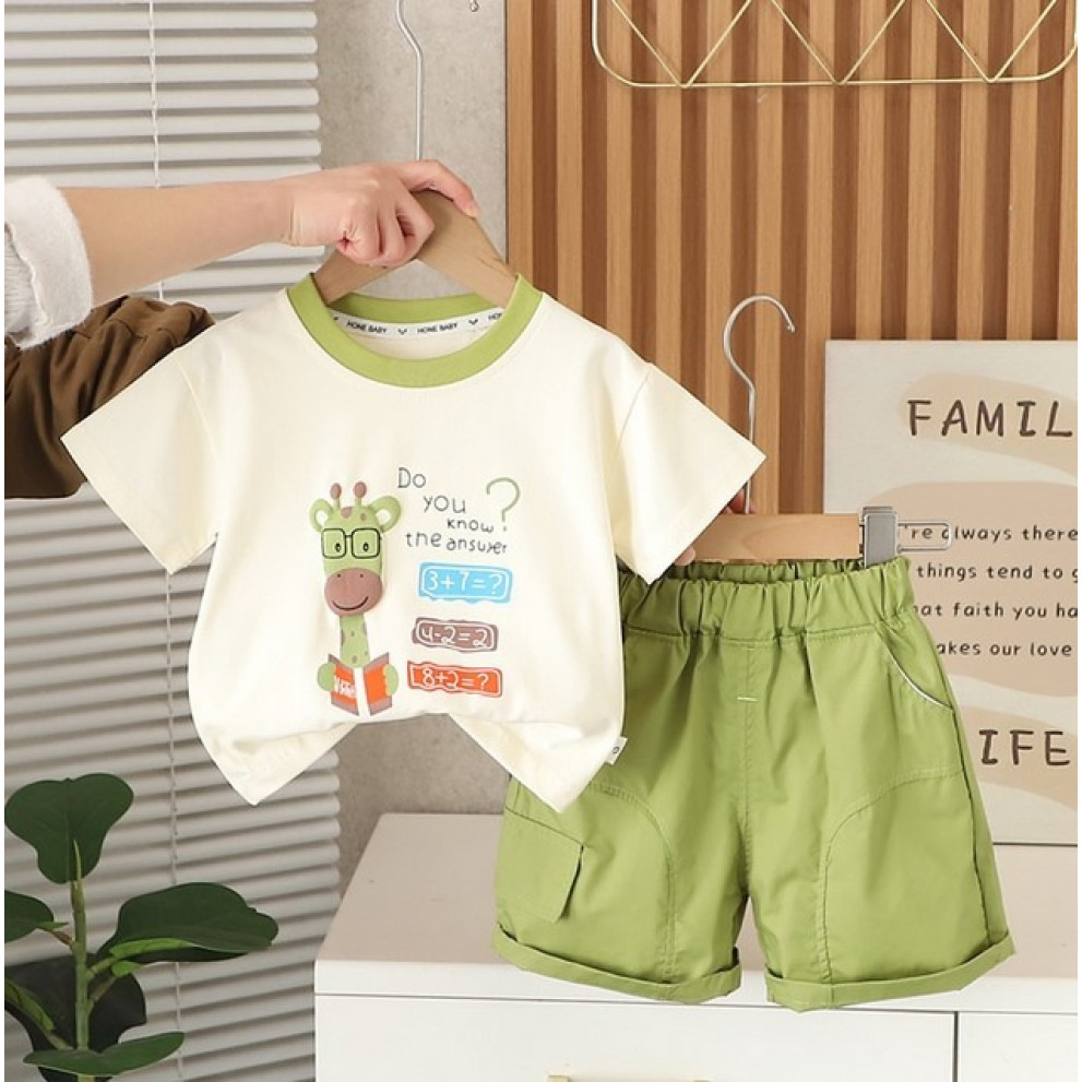 Костюм на літо хлопчику з жирафиком колір зелений 10862