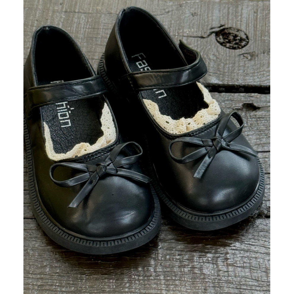 Туфлі для дівчинки з мереживом колір чорний 10896