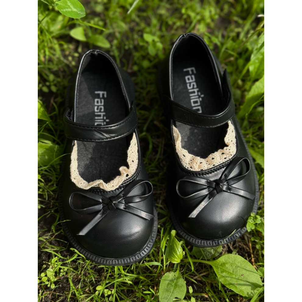 Туфлі для дівчинки з мереживом колір чорний 10896